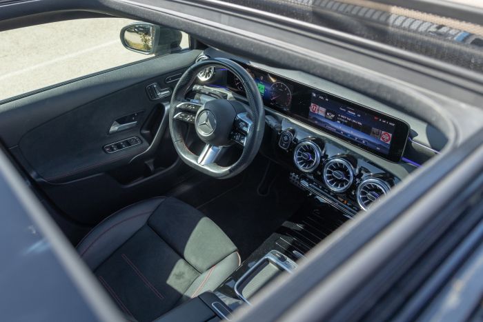 Mercedes A200 — Nettoyage intérieur